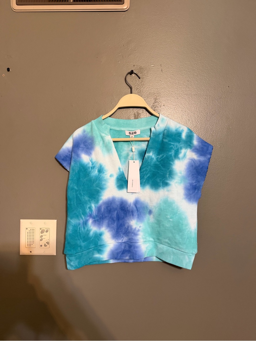 NWT 525 America Baja Blue Tie-Dye Slit Neck Cropped Top XS